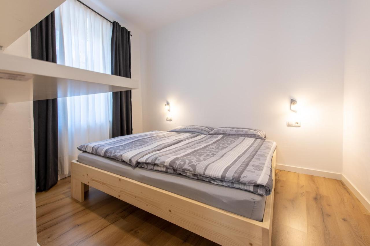 Heimat Living Like A Local Apartment ซีลันโดร ภายนอก รูปภาพ